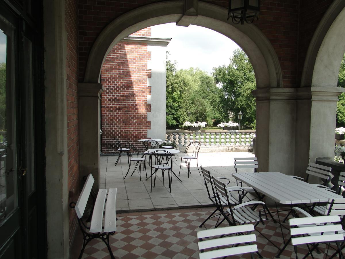 Palac Kobylniki Hotel Obrzycko ภายนอก รูปภาพ