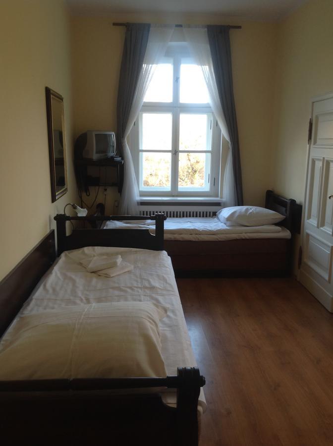 Palac Kobylniki Hotel Obrzycko ภายนอก รูปภาพ