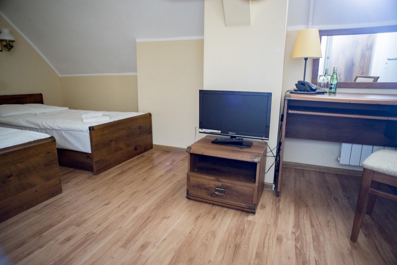 Palac Kobylniki Hotel Obrzycko ภายนอก รูปภาพ