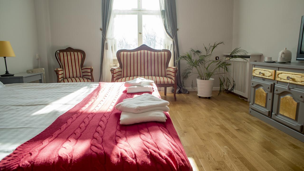 Palac Kobylniki Hotel Obrzycko ภายนอก รูปภาพ